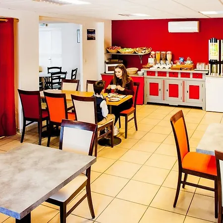 Foch Aparthotel