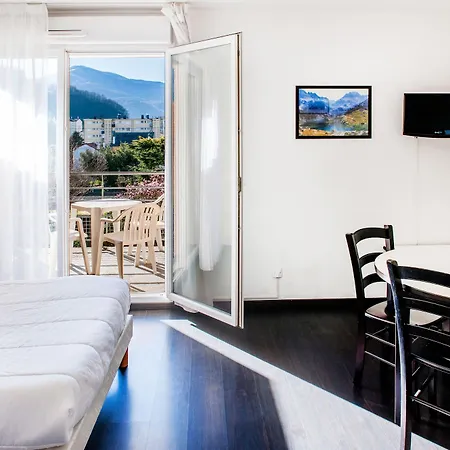 Residencia Foch Apartahotel Lourdes