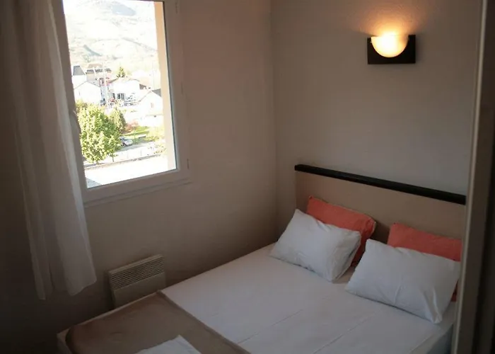 Foch Apart Otel Lourdes